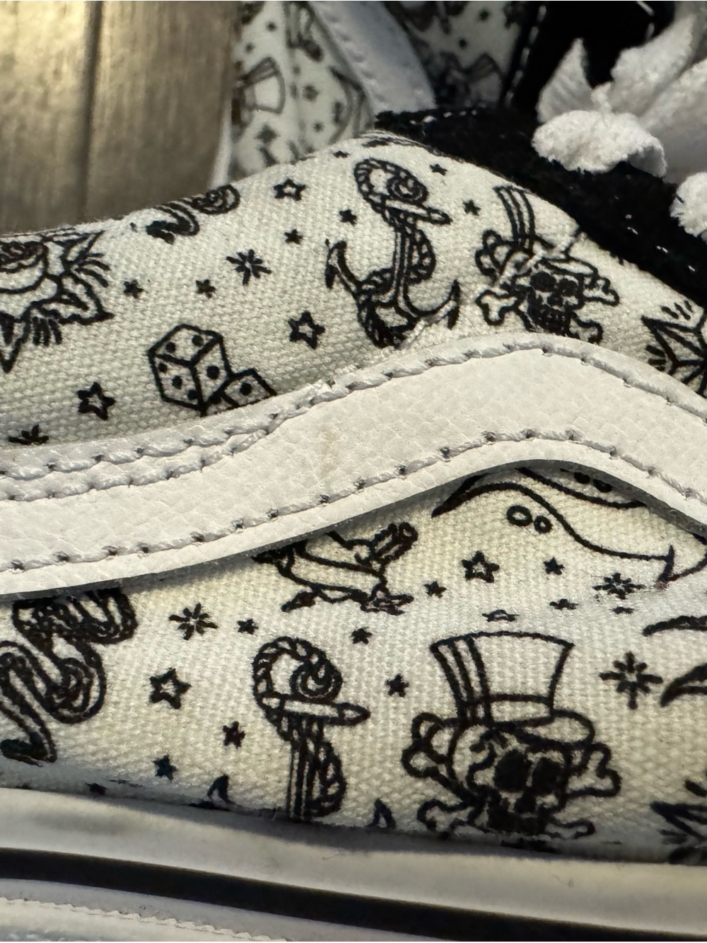 Vans Old Skool Women’s White Canvas with Black Tattoo Print Size W8 - Picture 5 of 8